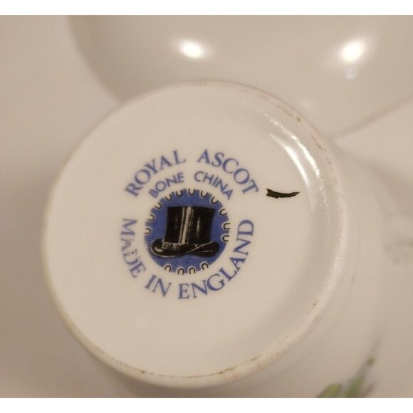 Red Roses Cup & Saucer Royal Ascot Bone China Gold Trim England Vintage Tea set - Picture 14 of 15